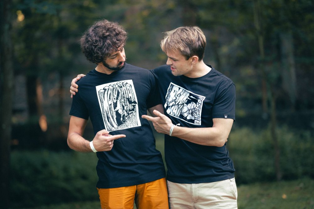 New Dawn Wall T-Shirt Black (unisex) - Size: XL, Hand-signed by AO: Hand-signed by Adam