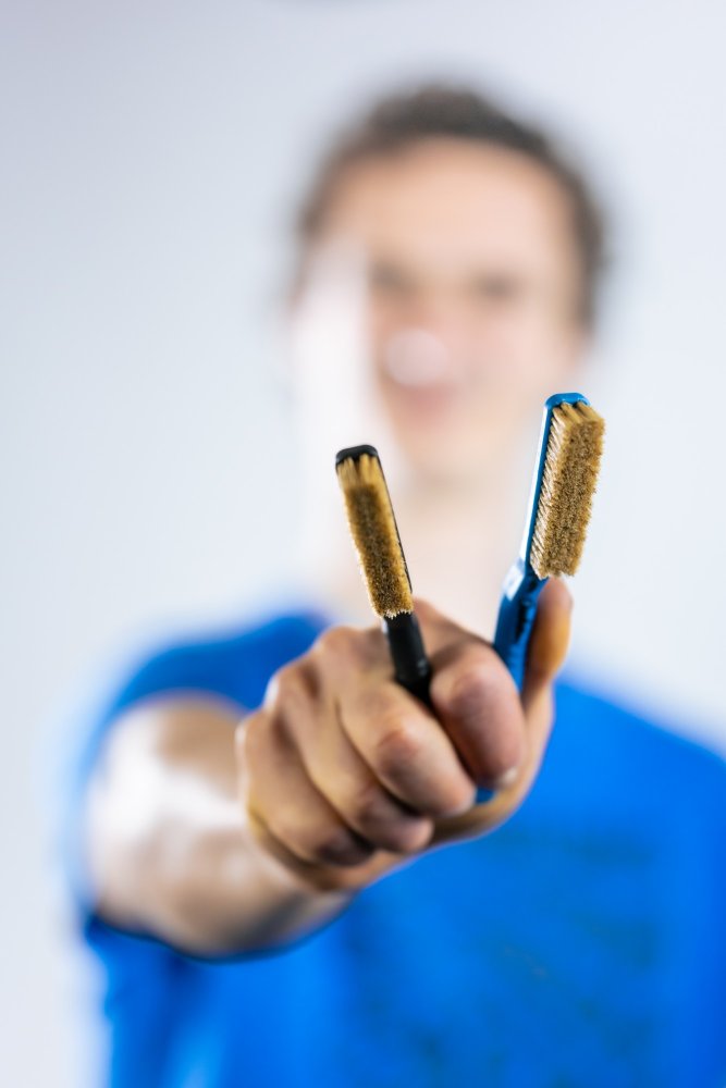 Signed Sender Brush