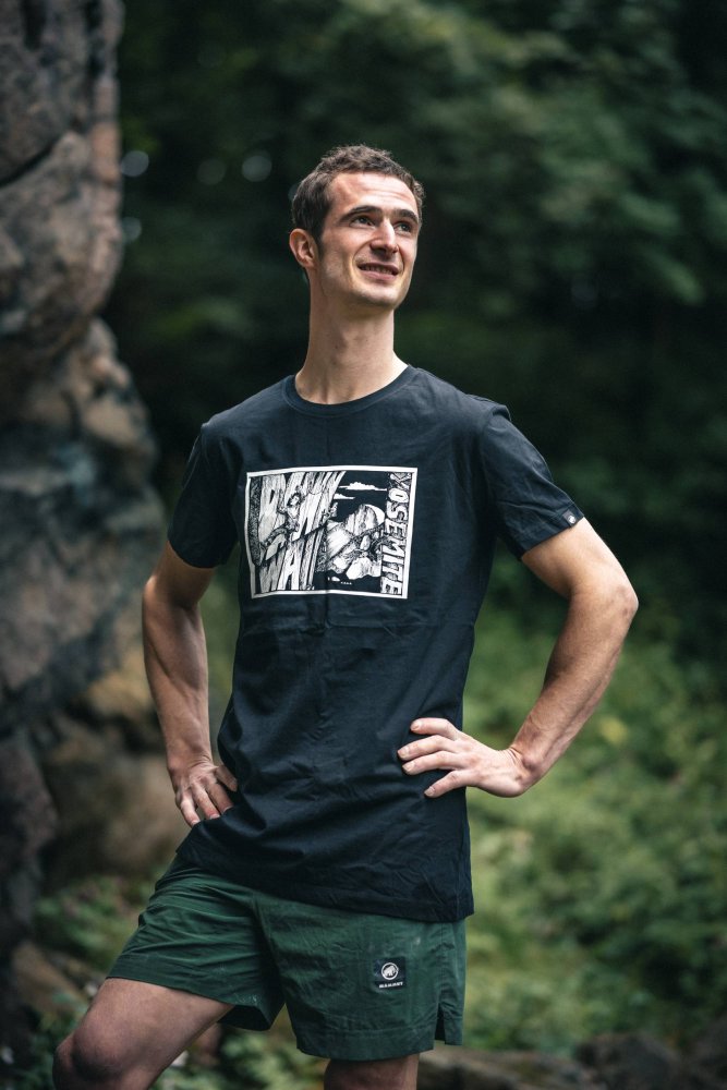 Limited Package of Black Dawn Wall T-shirt + Big AO Photo Book - Size: M