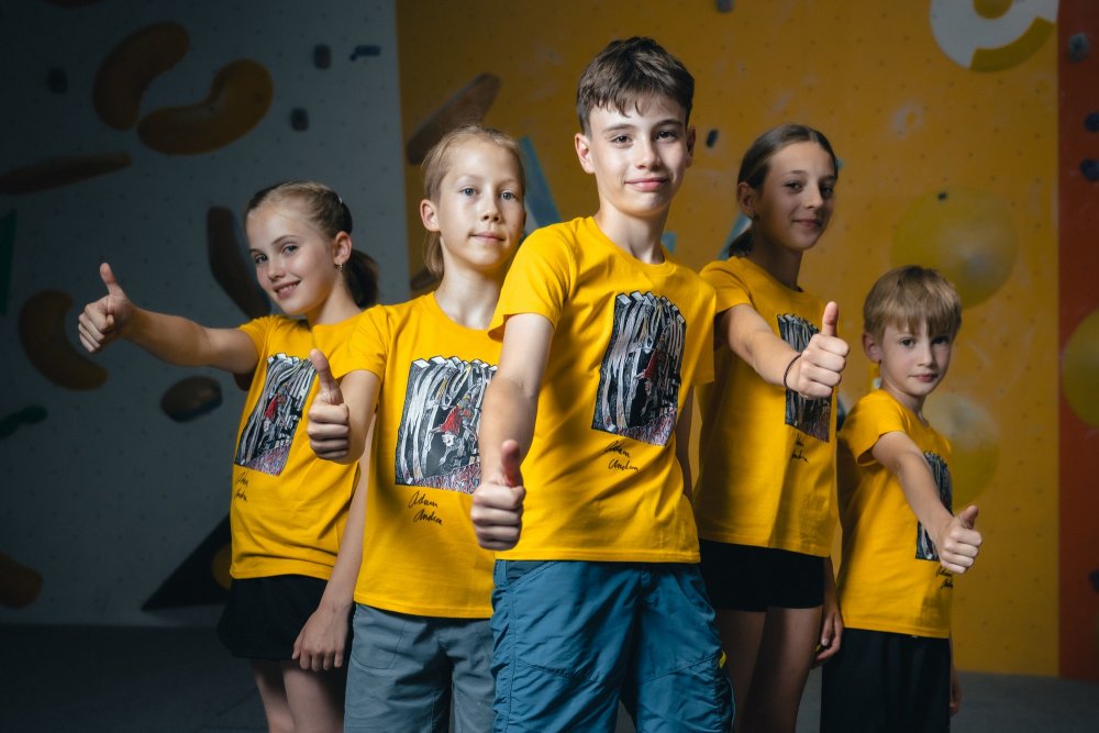 Macocha T-Shirt KIDS EDITION - Size: 6 Y / 106-116 cm / 41.7-45.7 in, Hand-signed by AO: Without signature