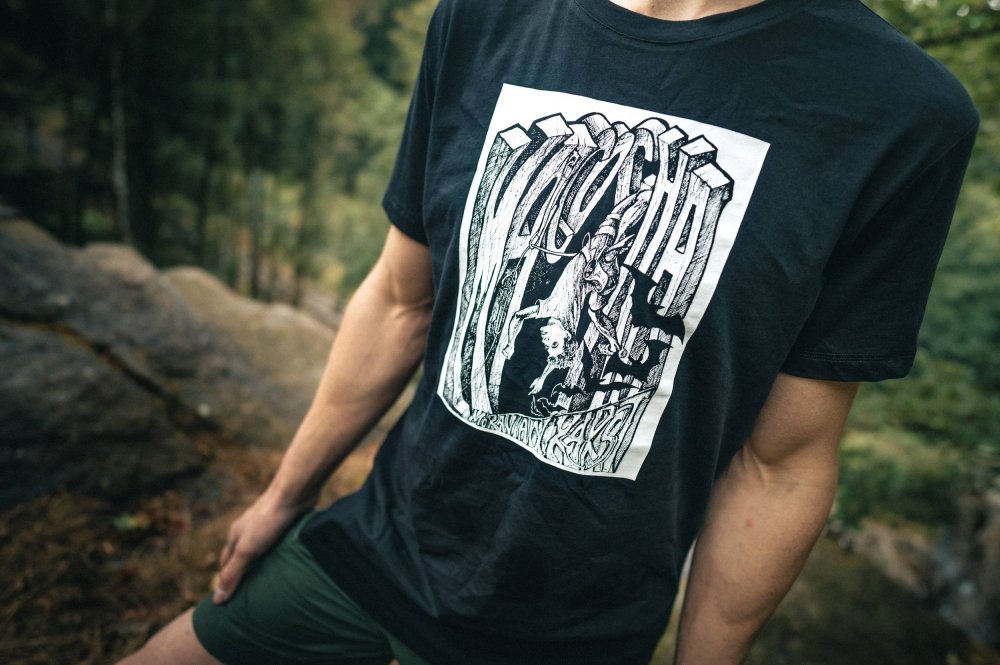 Limited Package of Black Macocha T-shirt + Big AO Photo Book - Size: M