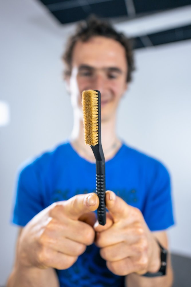 Signed Sender Brush