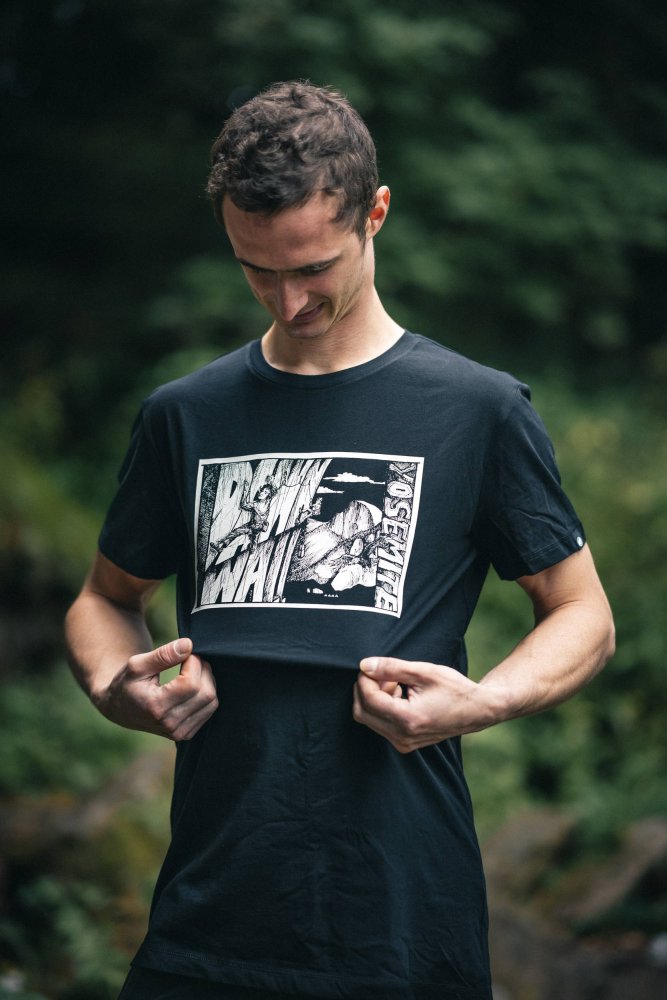 Limited Package of Black Dawn Wall T-shirt + Big AO Photo Book - Size: M