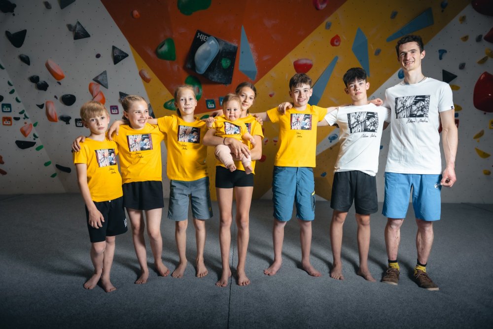 Dawn Wall T-Shirt KIDS EDITION - Size: 12 Y / 142-152 cm / 55.9-59.8 in, Hand-signed by AO: Without signature
