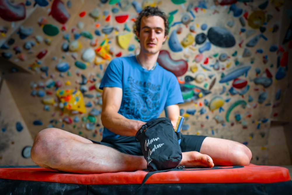 Signed Crag Chalk Bag - Color: Black
