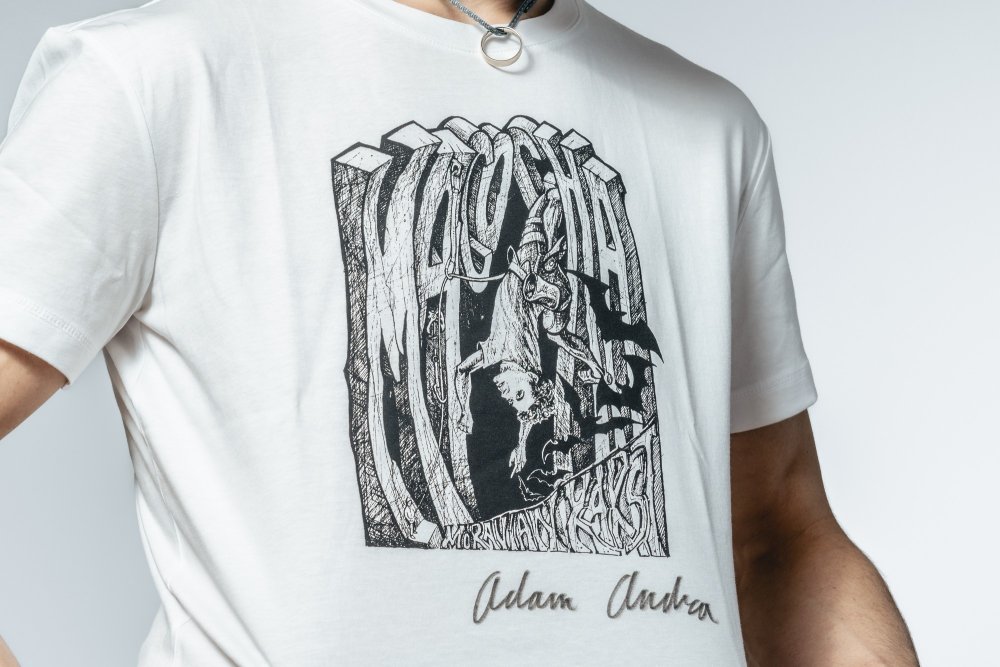 Macocha T-Shirt White (UNISEX) - Size: L, Hand-signed by AO: Without signature