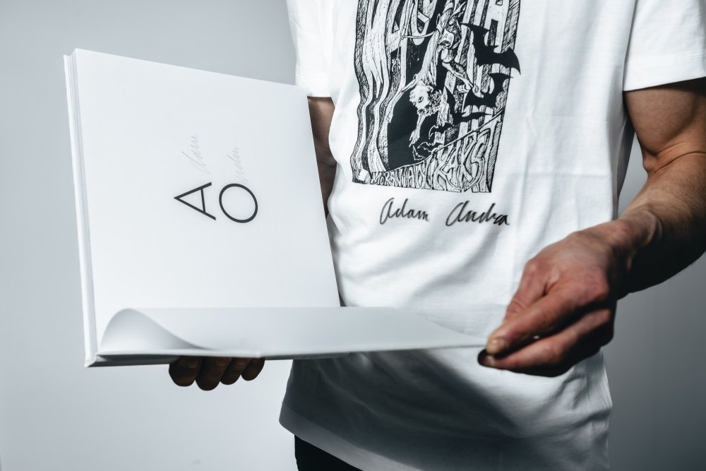 Macocha T-Shirt White (UNISEX) - Size: L, Hand-signed by AO: Without signature