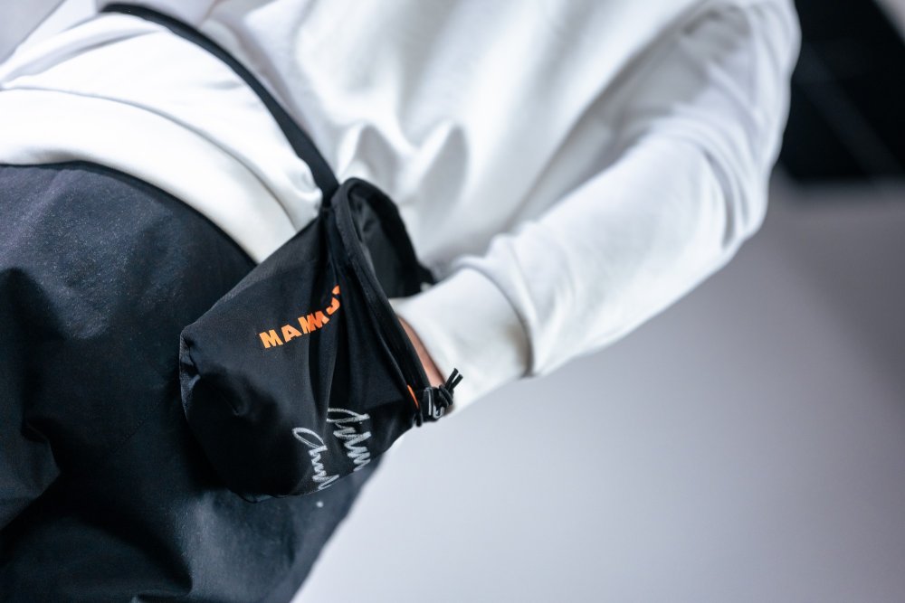 Signed Crag Chalk Bag - Color: Black