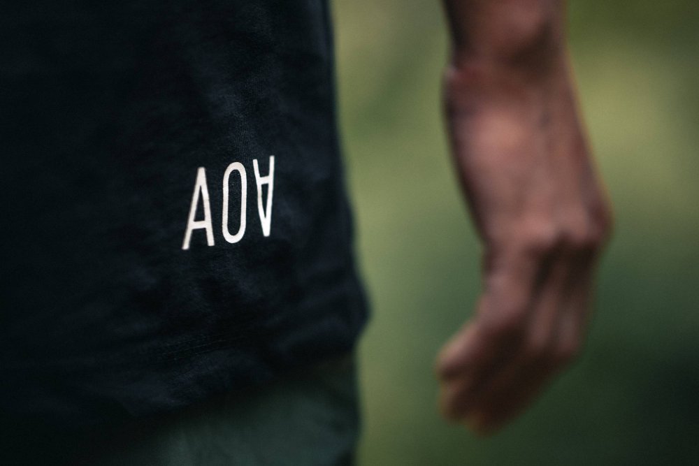 Limited Package of Black Dawn Wall T-shirt + Big AO Photo Book - Size: M