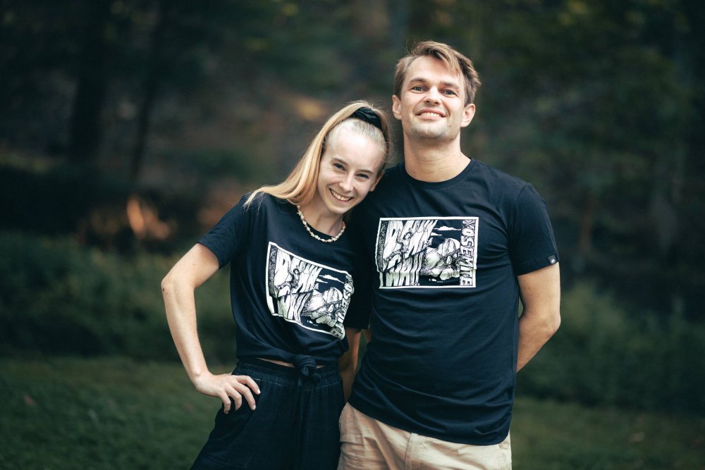 Dawn Wall T-Shirt Black (UNISEX) - Size: M, Hand-signed by AO: Without signature
