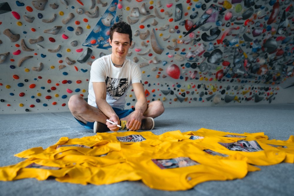 Dawn Wall T-Shirt KIDS EDITION - Size: 12 Y / 142-152 cm / 55.9-59.8 in, Hand-signed by AO: Without signature