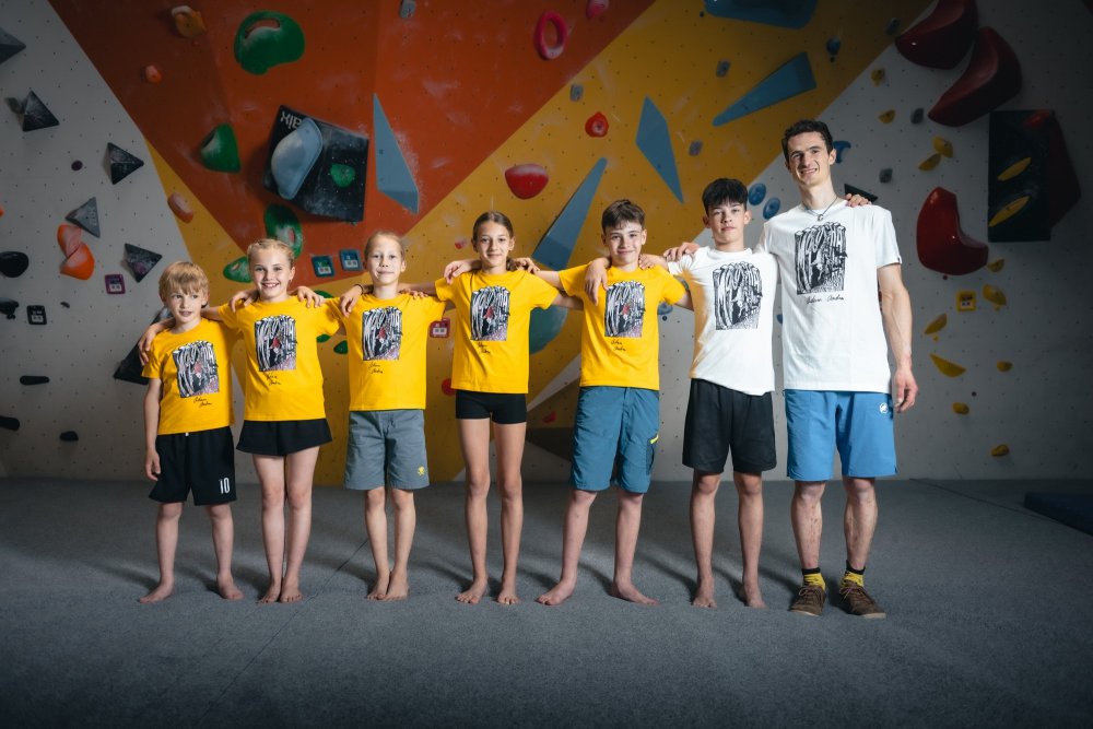 Macocha T-Shirt KIDS EDITION - Size: 6 Y / 106-116 cm / 41.7-45.7 in, Hand-signed by AO: Without signature