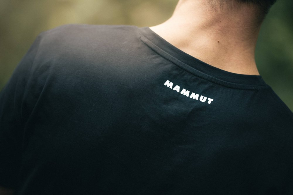 Limited Package of Black Dawn Wall T-shirt + Big AO Photo Book - Size: M